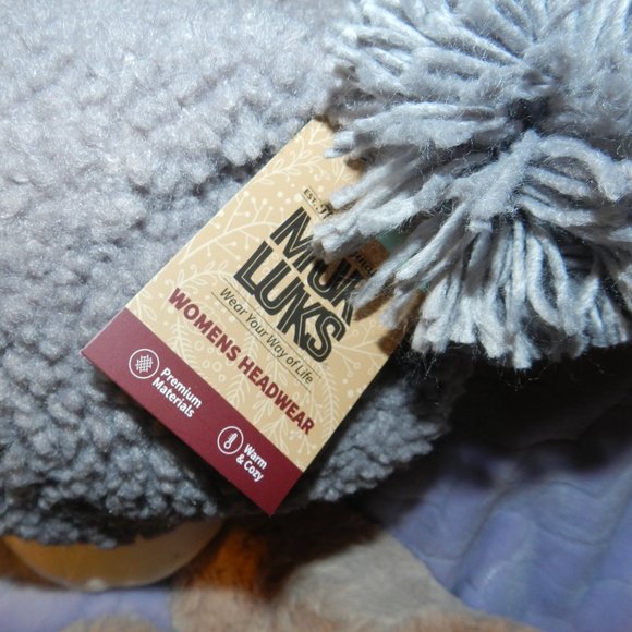 Muk Luks Women's Sherpa Pom Pom Beanie Hat  Grey NWT/NEW - Picture 11 of 14